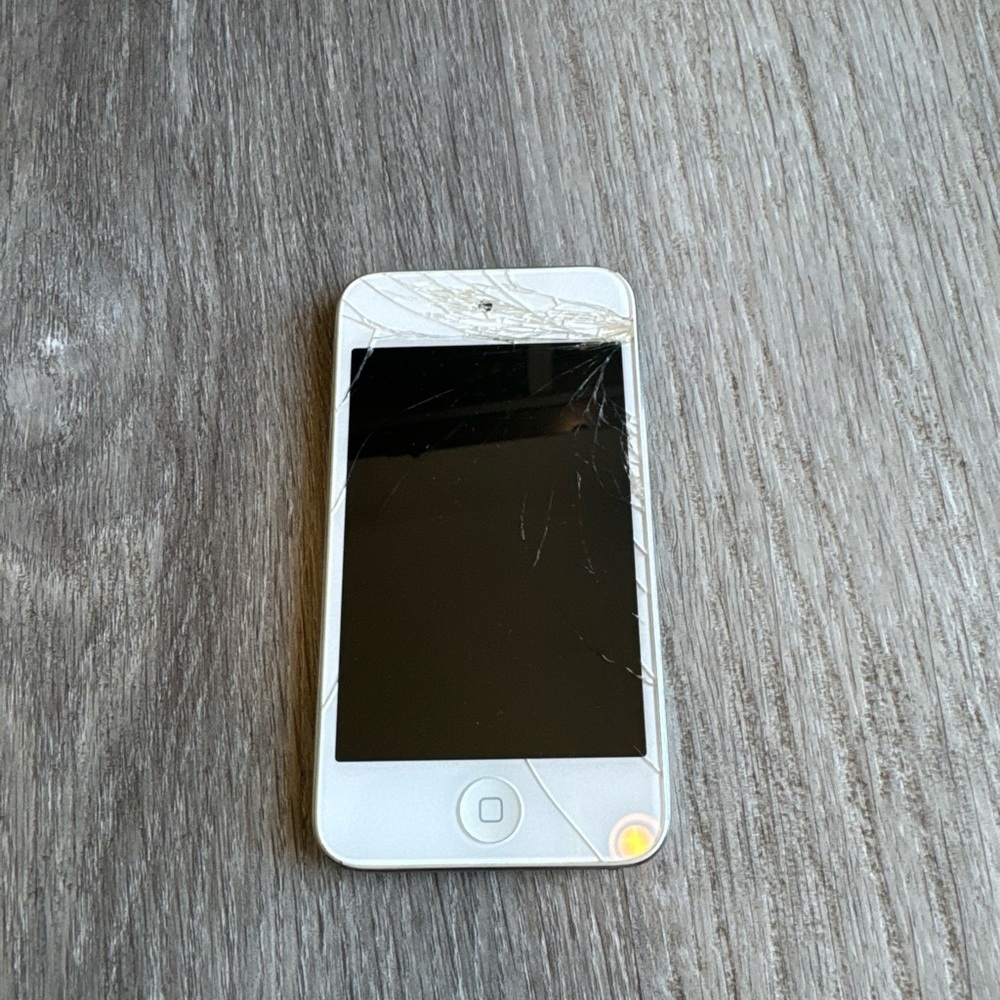 iPod touch 2nd gen for parts or repair